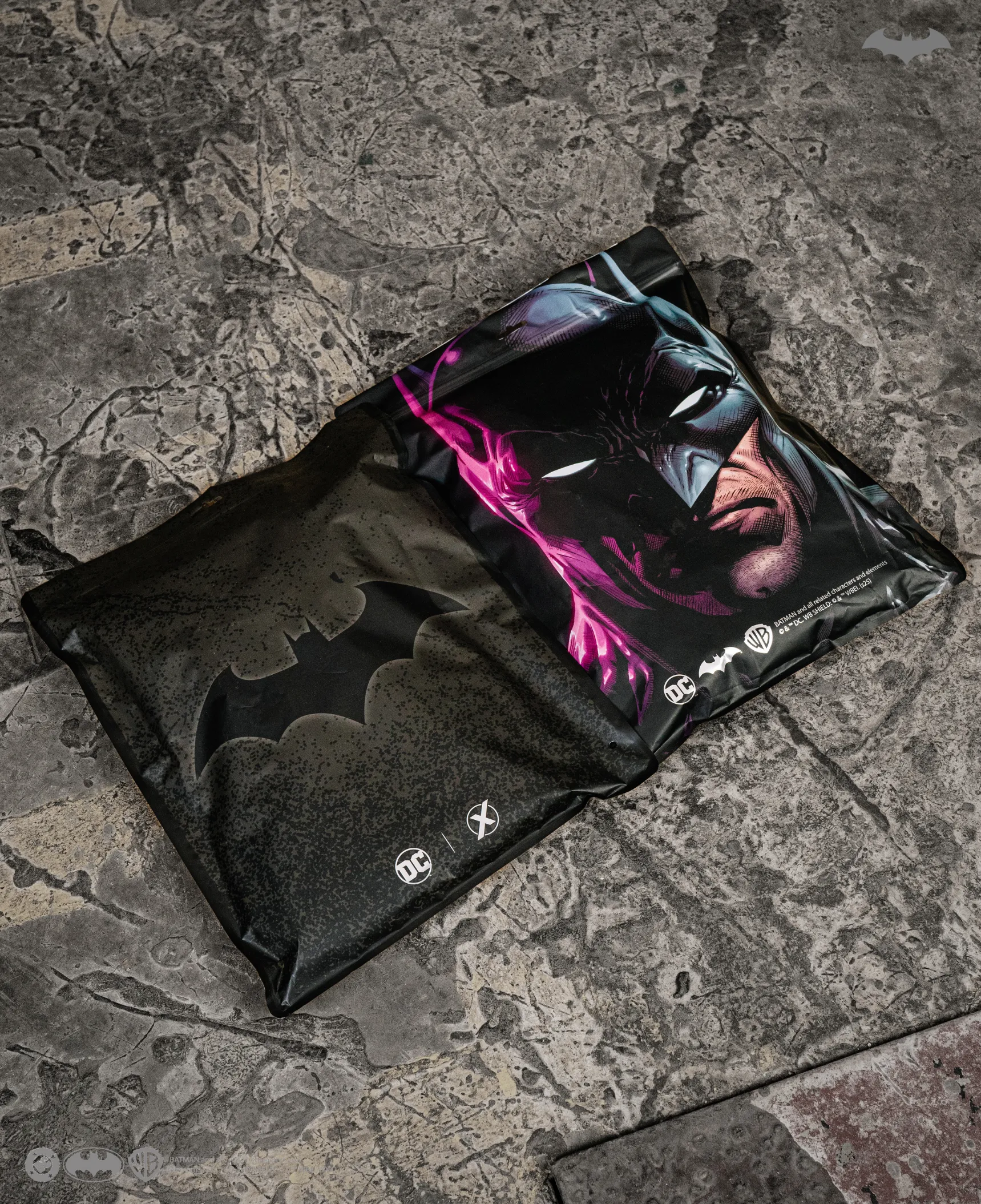 BATMAN Performance Short Sleeve - Gotham Grey