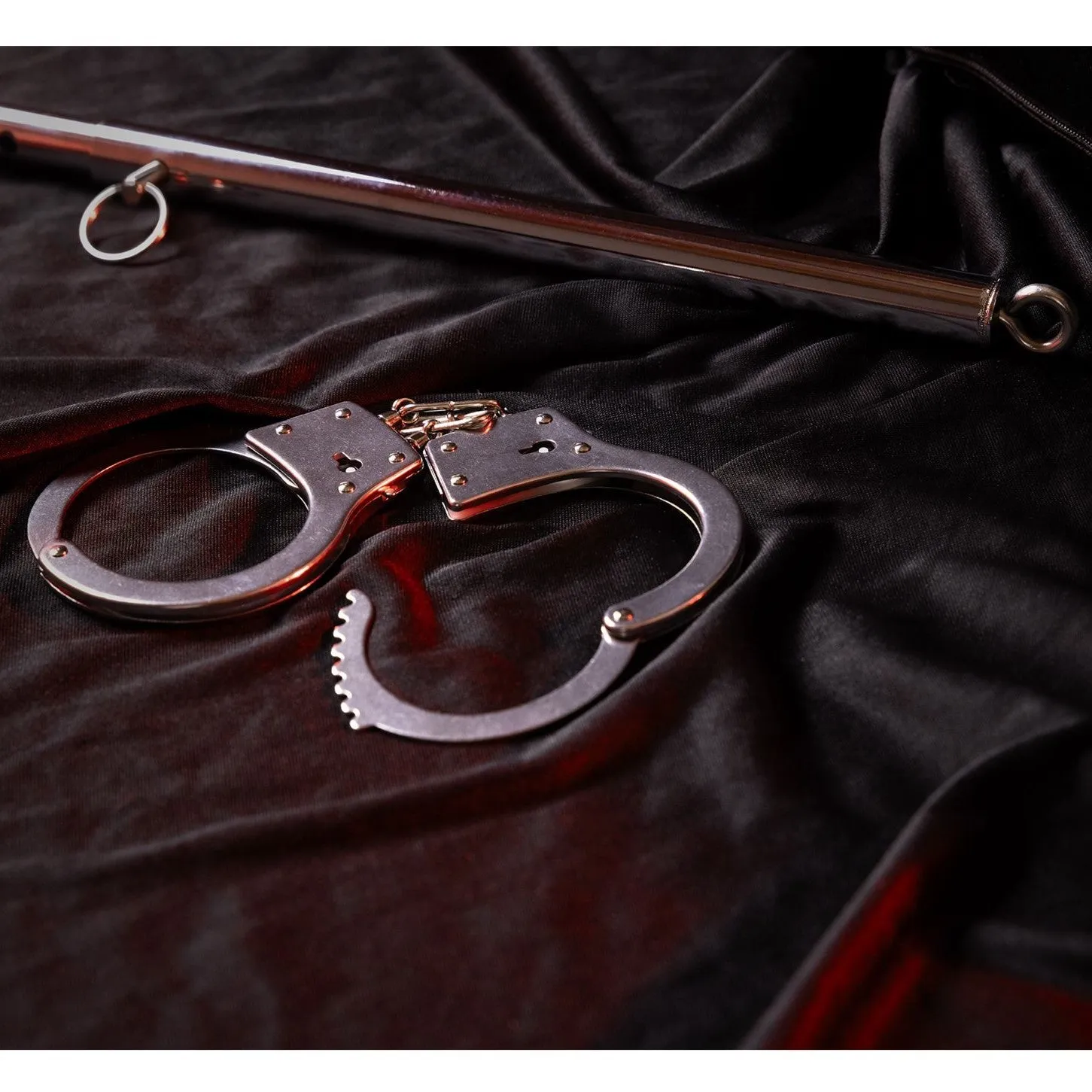 Ouch Adjustable 16 Inch Metal Spreader Bar