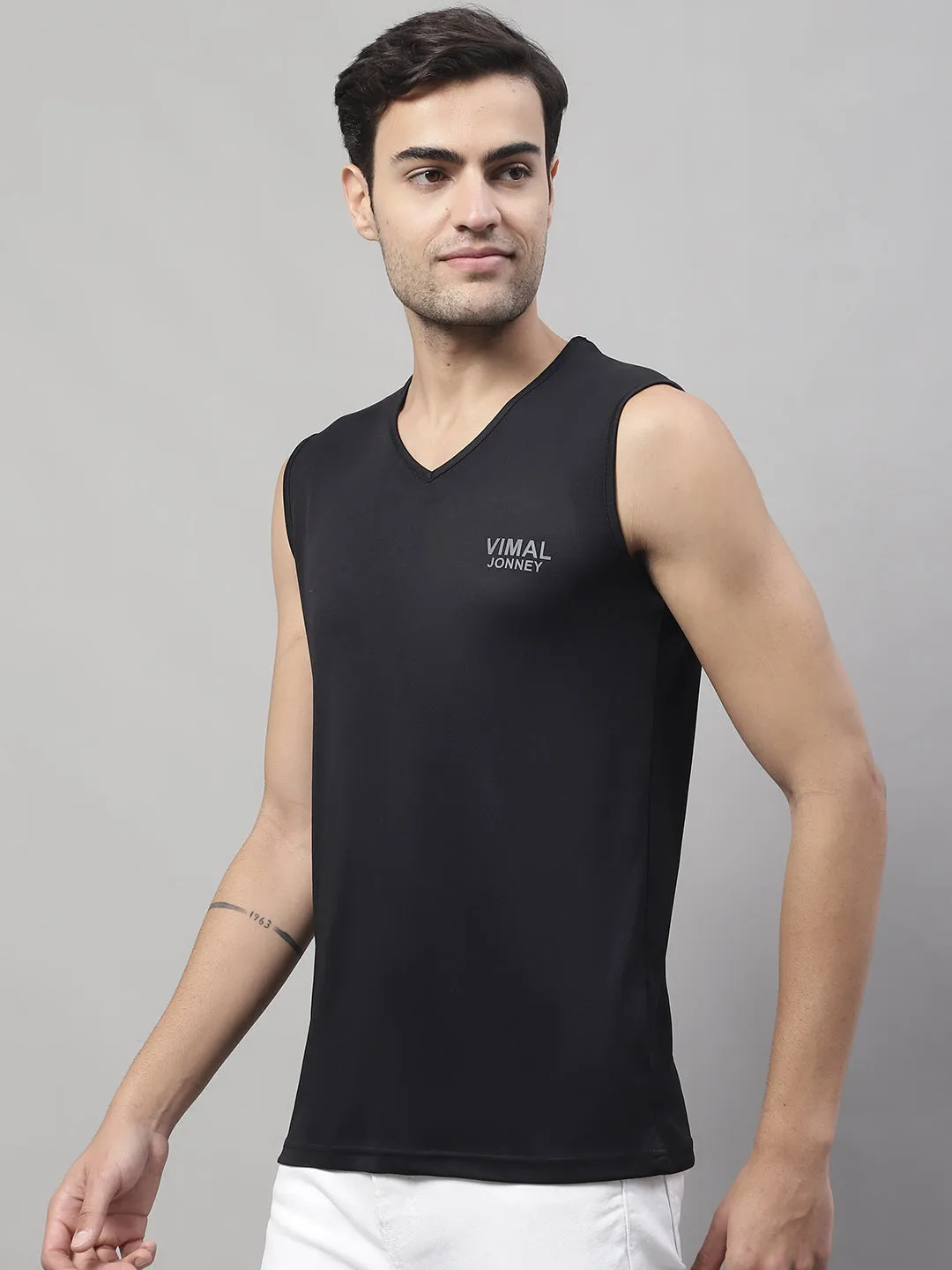 Vimal Jonney Regular Fit Dryfit Lycra Solid Black Gym Vest for Men